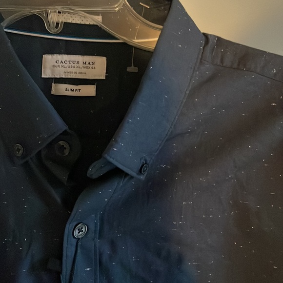 Button Up l XL - Picture 2 of 6